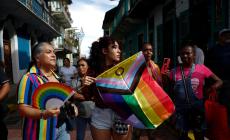Quattro giornalisti molestati da uno sconosciuto al Milano Pride
