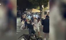 Balotelli cade a Lignano e fatica a rialzarsi,  il video &egrave; virale

