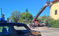 Cade una trave dal tetto: palazzina inagibile a Sissa Trecasali, cinque famiglie evacuate