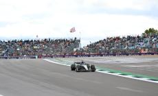 Gp di Inghilterra: prima linea tutta Mercedes (Russel in pol e poi Hamilton). Ferrari settima con Sainz