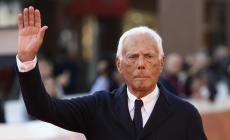 Da Piacenza a Hollywood, Giorgio Armani compie 90 anni di stile e coerenza
