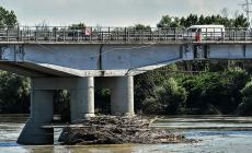 Bassa parmense: alberi e rami spezzati, serve un'opera di pulizia  sotto i ponti del Po 