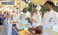 Panettoni, pane, pizze: torna la Notte dei Maestri del lievito madre. Riconoscimenti per Cannavacciuolo, Oldani e altri - Video