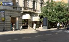 Via Mazzini: vetrina infranta, gesti di autolesionismo e minacce, 36enne fermato col taser 