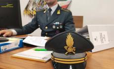 Pensionato in frontiera con 10 milioni di dollari, denunciato