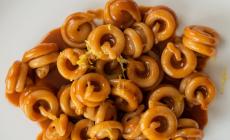Dischi volanti in zuppa  di triglia