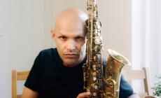Questa sera a Fontevivo Miguel Zenon,  sassofonista di fama mondiale, vincitore del Grammy Award 2024