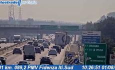 Traffico intenso sulle autostrade: disagi in A1. In Autocisa, code verso Parma per lavori 