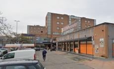 Razzia sugli scaffali, scappa spintonando il vigilantes e un poliziotto: arrestato, non potr&agrave; tornare a Parma