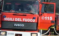 Incendio in un'abitazione, paura a Lesignano in serata, vigili del fuoco al lavoro