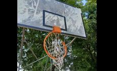 Baganzola, una "schiacciata" di maleducazione e vandalismo