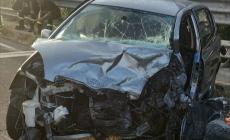 Frontale fra auto nel Modenese, 19enne muore e 5 feriti 