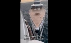 Il mega yacht di Steve Jobs si scontra con quello di un miliardario messicano nel porto di Napoli- Video