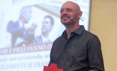Leonardo Manera, «Homo modernus» a Compiano: «Che ansia la vita tecnologica»