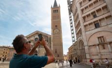 Città "aperta per ferie" ma tanti scelgono l'Appennino per il giorno di Ferragosto - Foto - Video amarcord: Parma deserta 30 anni fa