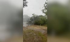 E' gi&agrave; maltempo: violento temporale con grandine a Marzolara, Monticelli spazzata da vento e pioggia. Blackout a Soragna - I video