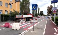 Via Mantova interrotta: lavori segnalati ma c'è chi arriva al cantiere - Video
