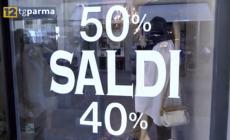 Saldi estivi a Parma, vendite in calo. Ma di poco