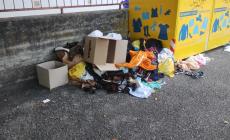 Rifiuti abbandonati in via Ravenna - Foto 