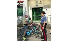 Va in caserma per sporgere denuncia per il furto della bici, ma varcato il cancello se la ritrova davanti. Nei guai 23enne straniero 