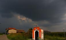 Violento temporale con  grandine e vento nella Bassa - Foto