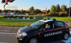 E' ai domiciliari ma va in giro per Noceto in bici. E al rientro trova i carabinieri davanti alla porta: denunciato