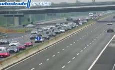 Autocisa: pioggia e 2 chilometri di coda per incidente tra Borgotaro e Fornovo. In A1, code a tratti fra Terre di Canossa e Fiorenzuola 