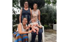 Appena nato, gi&agrave; beato fra le donne: dalla mamma alla trisnonna, 4 generazioni di progenitrici per Cesare