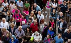 Verdi Street Parade: una citt&agrave; scatenata in black and fucsia: guarda le foto. Il programma di oggi