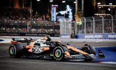  Norris vince a Singapore, quinto Leclerc 
