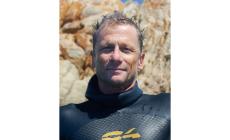 Tra superficie e profondità: un viaggio in apnea nell’oceano del respiro con Umberto Pelizzari