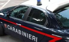 Investe il padre con l'auto,  poi tenta di colpirlo alla testa con un martello: 25enne arrestato a Sassari