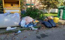 Cartolina, con materasso, da via Bossi