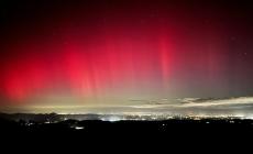 L'aurora boreale vista dai parmigiani: immagini spettacolari di un fenomeno raro alle nostre latitudini - Foto e video