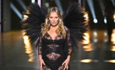 Il ritorno dopo 5 anni di Victoria's Secret: Kate Moss e Cher tra gli "angeli"  - Foto
