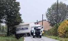 Incidente a Pontetaro, forti disagi fra Castelguelfo e Parma. Traversante Pedrignano, tir fuori strada 