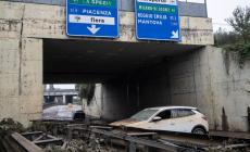 Tangenziale, le auto sono state rimosse. La carreggiata è stata completamente riaperta in serata 