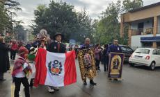 Señor de los milagros: i peruviani colorano di viola la città - Foto
