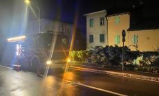 Pauroso incendio a Coenzo in serata: a fuoco un appartamento - Video