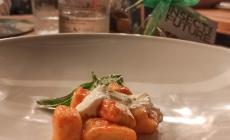 Metti una sera a cena con... la polvere di grillo
