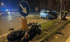 Pauroso scontro tra una moto e un'auto a Corcagnano: gravissimo il motociclista - Foto