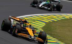 Gara sprint,  in Brasile doppietta McLaren davanti a Verstappen. Le Ferrari fuori dal podio