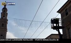Aria di Natale. Montaggio delle luminarie oggi in città  - Video