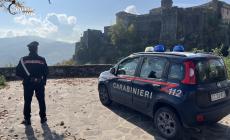 Beccato per la seconda volta alla guida nonostante la patente revocata: denunciato