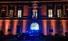 Giornata mondiale contro la violenza sulle donne, il comando provinciale si illumina d&rsquo;arancione