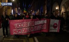 Violenza sulle donne, "ora basta": il corteo attraversa Parma - Video 