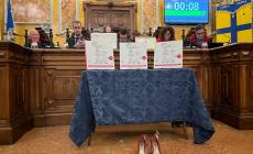 Consiglio comunale, messaggio contro la violenza sulle donne. Urbanistica, i prossimi interventi. Pdays, meno restrizioni per i residenti quando giocher&agrave; il Parma - Video