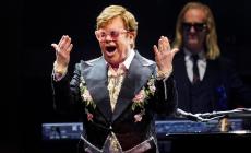 Il dramma di Elton John: "Sto perdendo la vista"