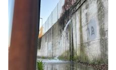 Sottopasso di via Cremonese: una cascata d'acqua pericolosa per pedoni e auto