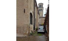 San Francesco del Prato, di fianco alla chiesa troppa trascuratezza 